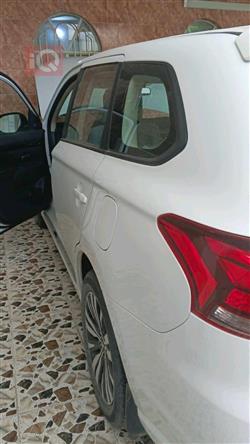 ميتسوبيشي اوتلاندر